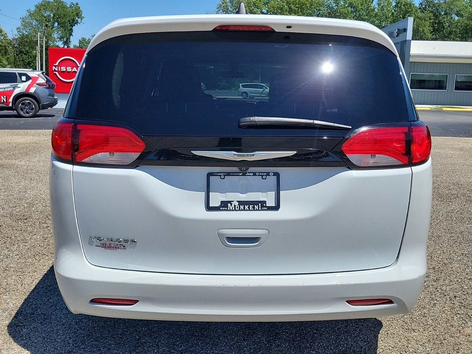 2022 Chrysler Voyager LX