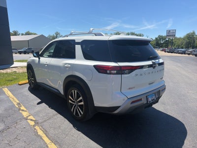 2023 Nissan Pathfinder Platinum