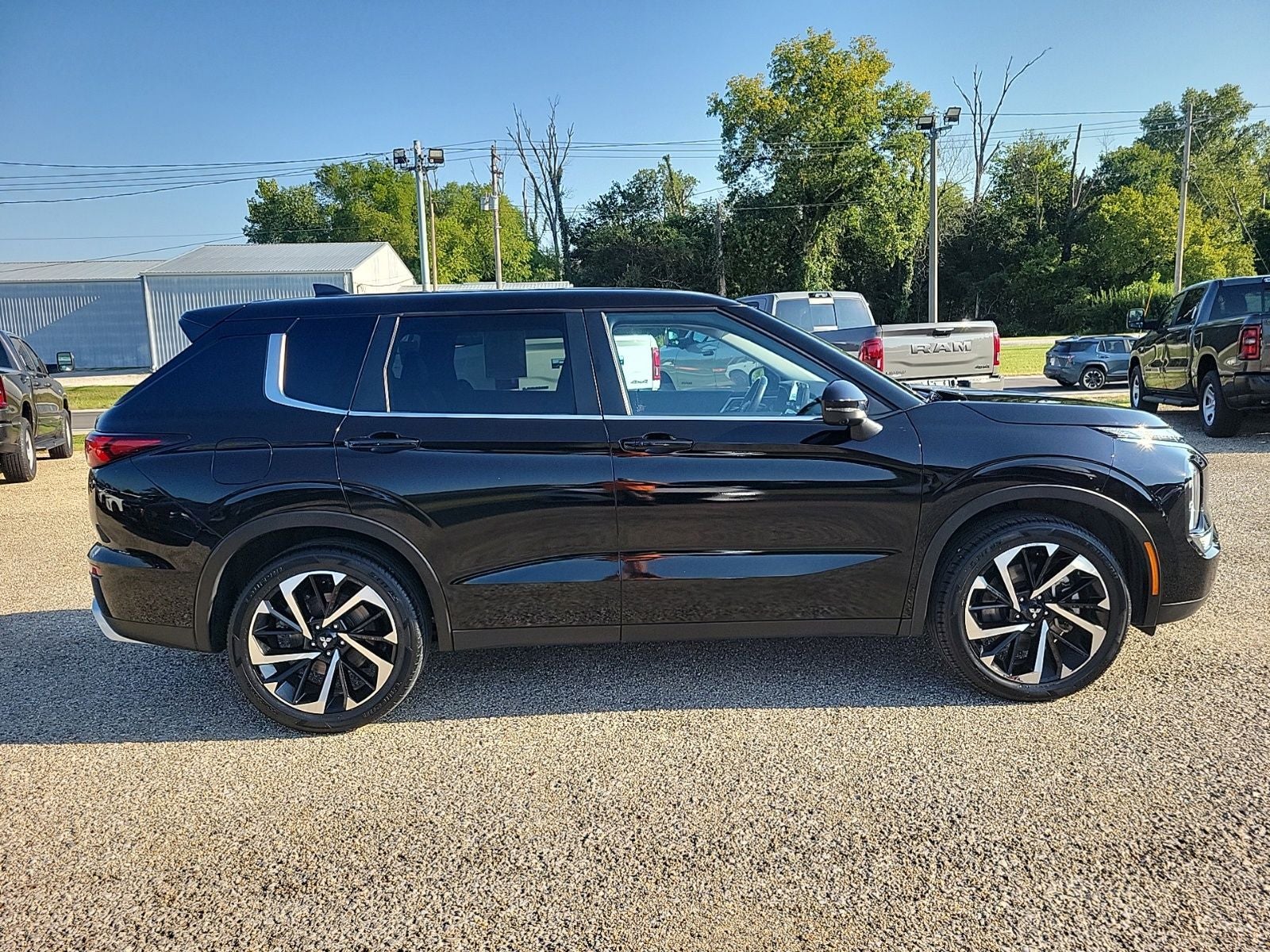 2024 Mitsubishi Outlander SE