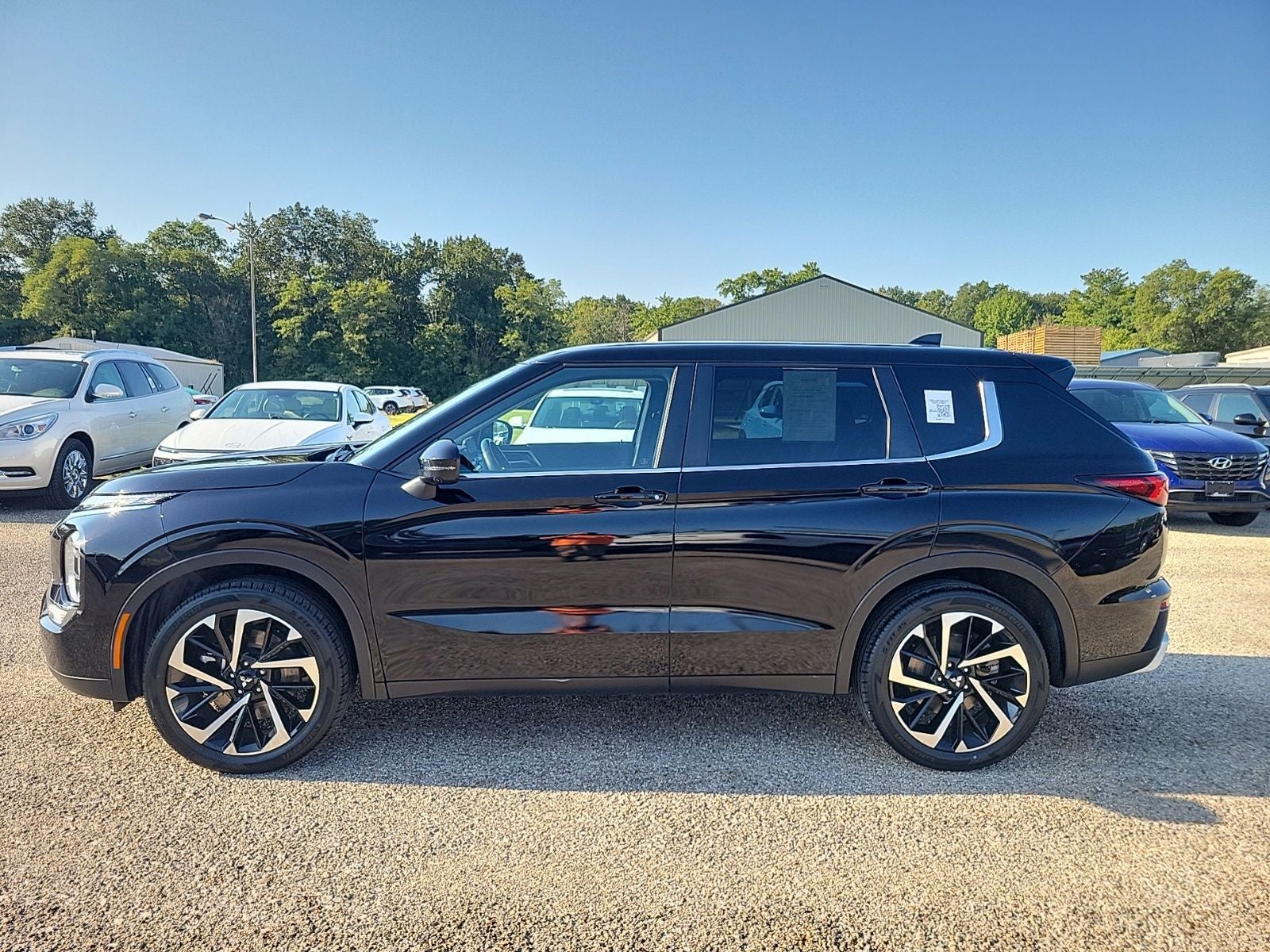 2024 Mitsubishi Outlander SE