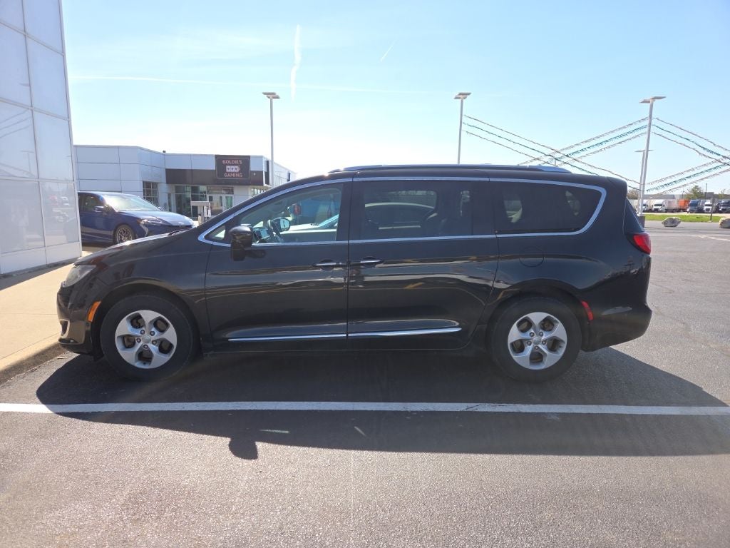 2017 Chrysler Pacifica Touring L Plus