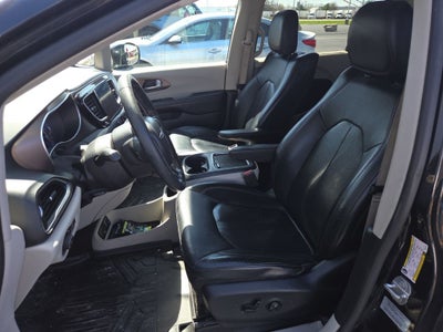 2017 Chrysler Pacifica Touring L Plus