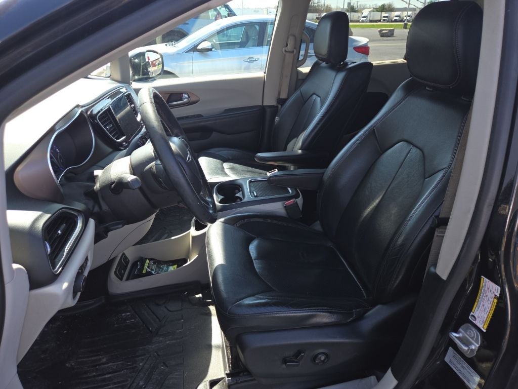 2017 Chrysler Pacifica Touring L Plus