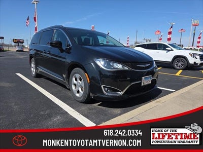 2017 Chrysler Pacifica Touring L Plus