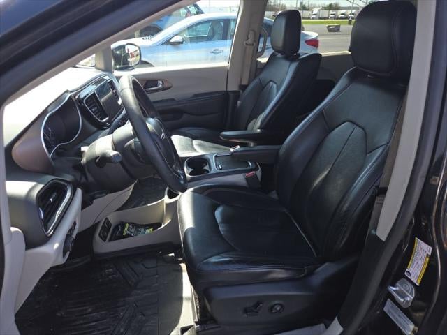 2017 Chrysler Pacifica Touring L Plus