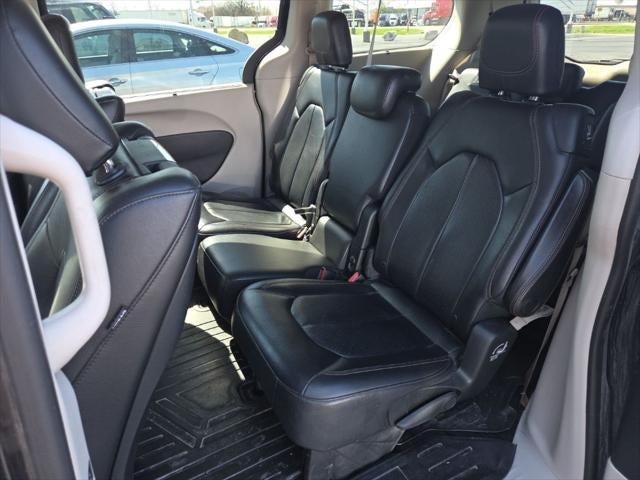 2017 Chrysler Pacifica Touring L Plus