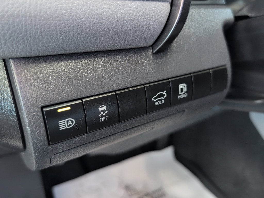 2020 Toyota Camry Hybrid SE
