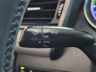 2020 Toyota Camry Hybrid SE