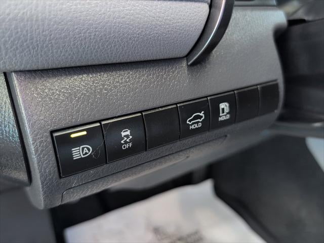 2020 Toyota Camry Hybrid SE