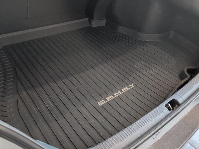 2020 Toyota Camry Hybrid SE