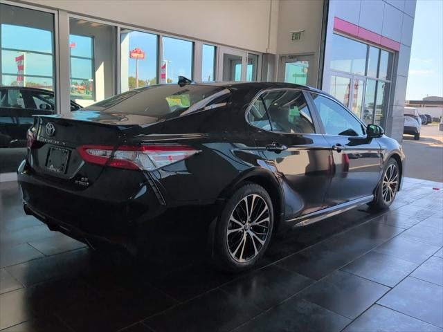 2020 Toyota Camry Hybrid SE