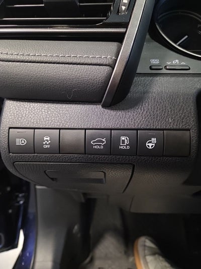 2022 Toyota Camry Hybrid SE