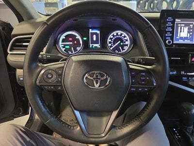 2022 Toyota Camry Hybrid SE
