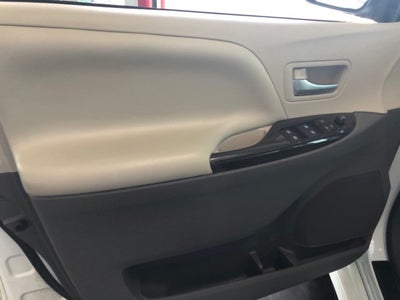 2019 Toyota Sienna XLE