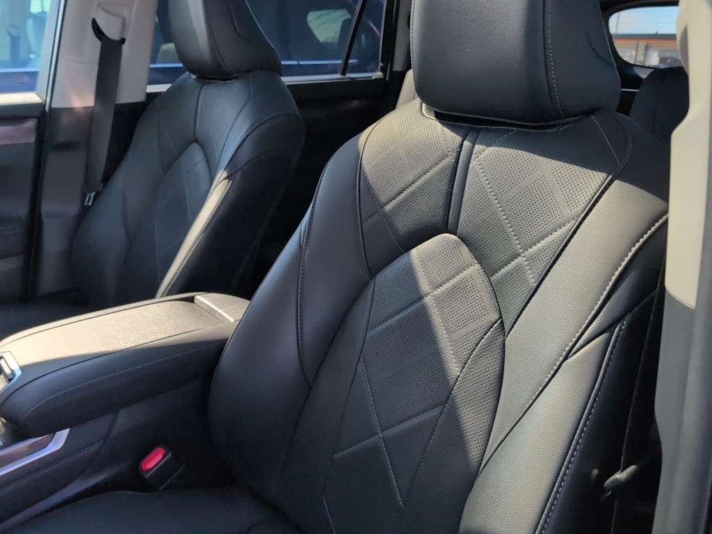 2021 Toyota Highlander Hybrid Platinum