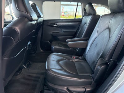 2022 Toyota Highlander Platinum
