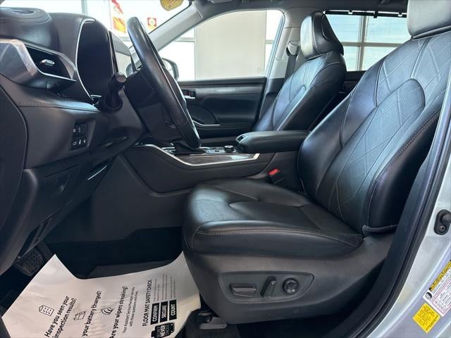 2022 Toyota Highlander Platinum