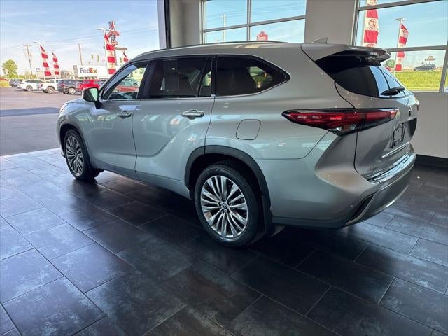 2022 Toyota Highlander Platinum