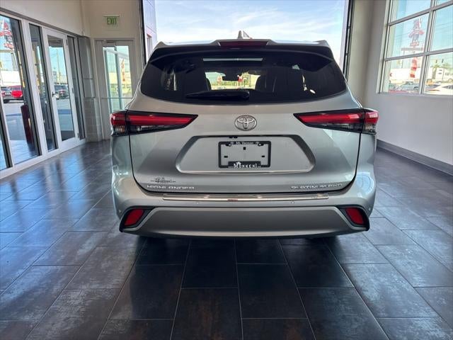 2022 Toyota Highlander Platinum