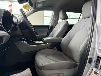 2024 Toyota Highlander LE
