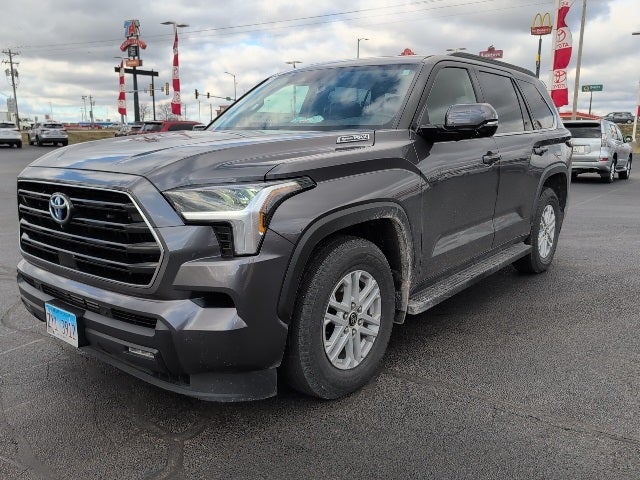 2023 Toyota Sequoia SR5