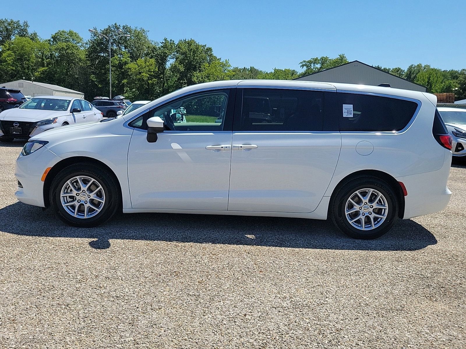 2022 Chrysler Voyager LX