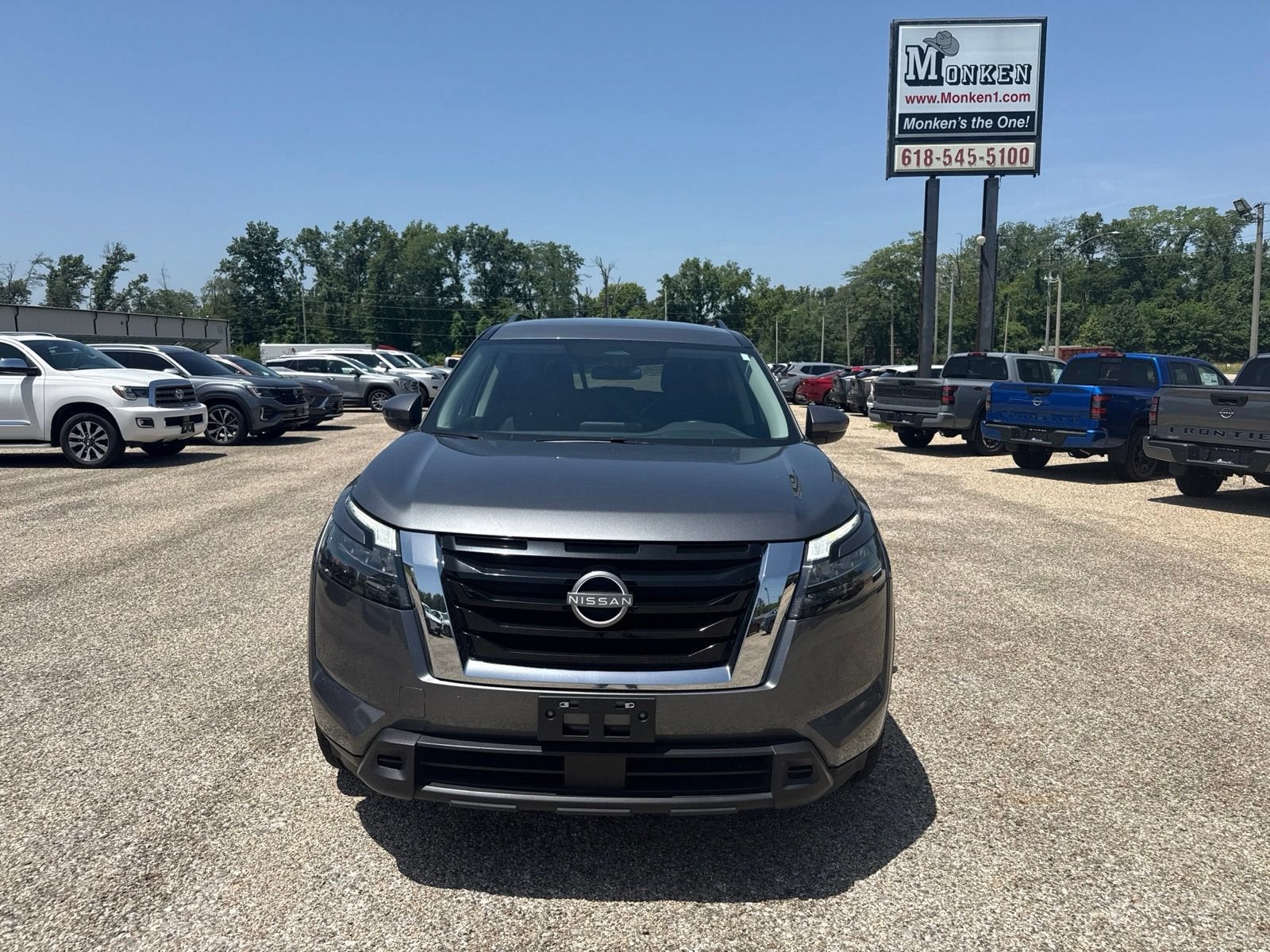 2024 Nissan Pathfinder SV