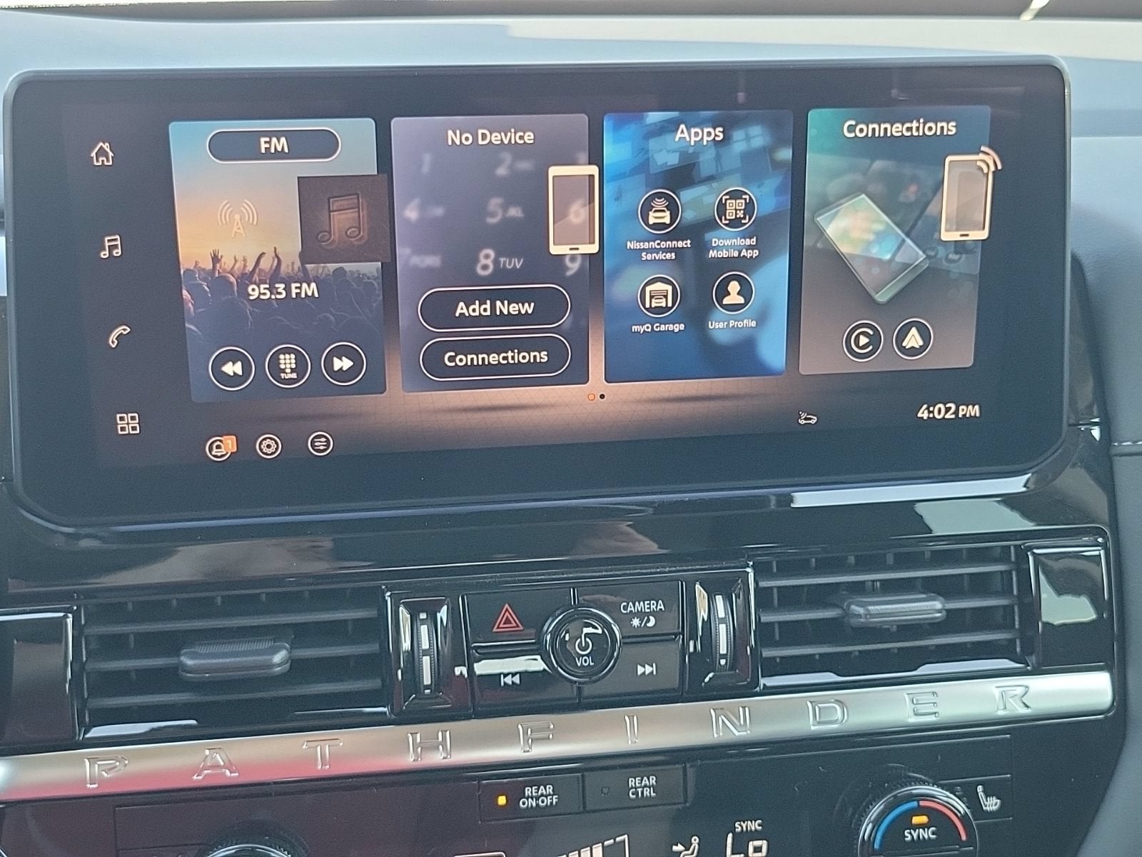 2026 Nissan Pathfinder SV
