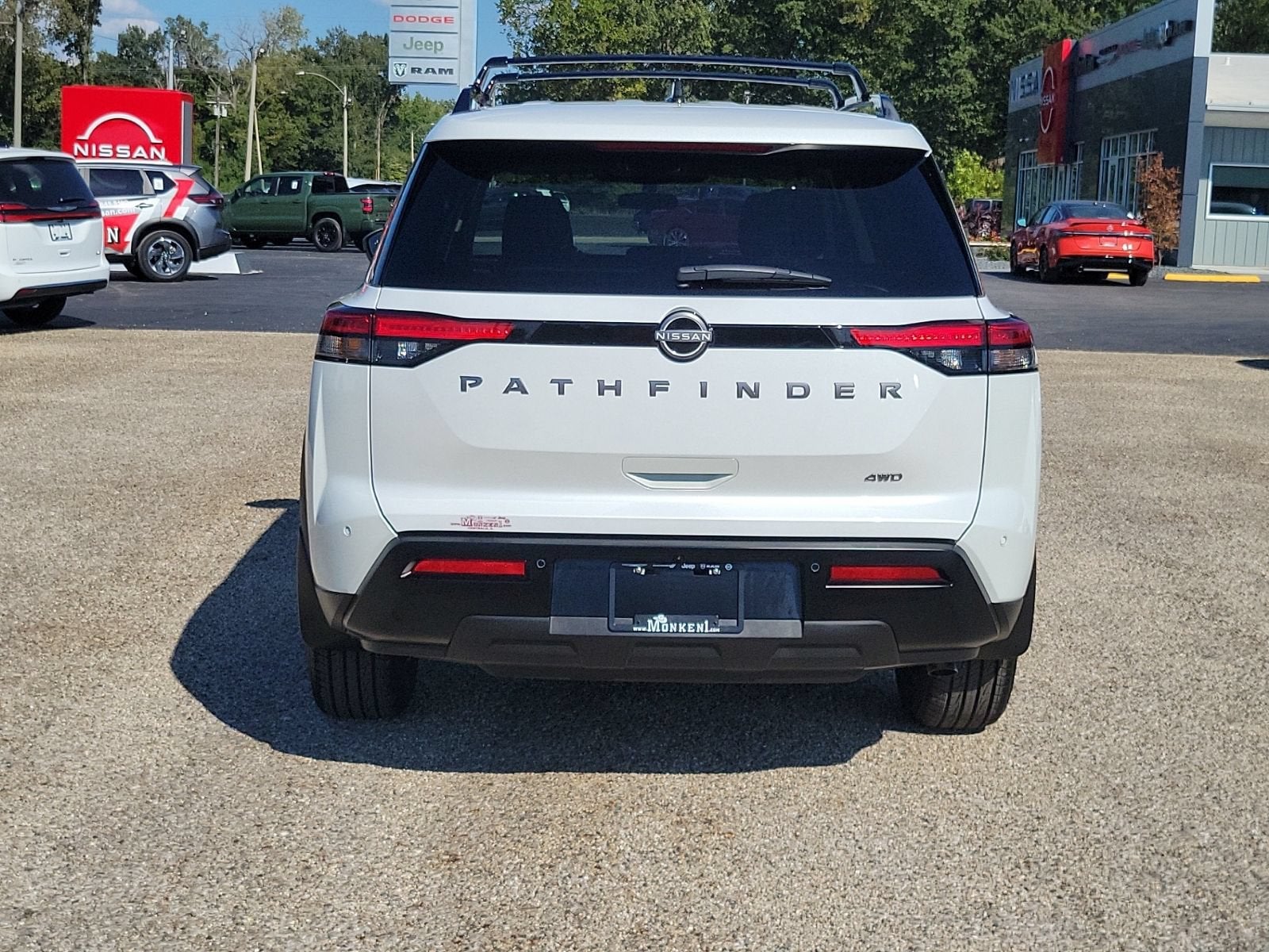 2026 Nissan Pathfinder SV