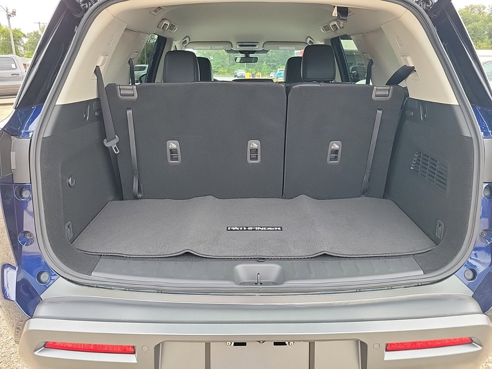 2026 Nissan Pathfinder SL - Photo 10