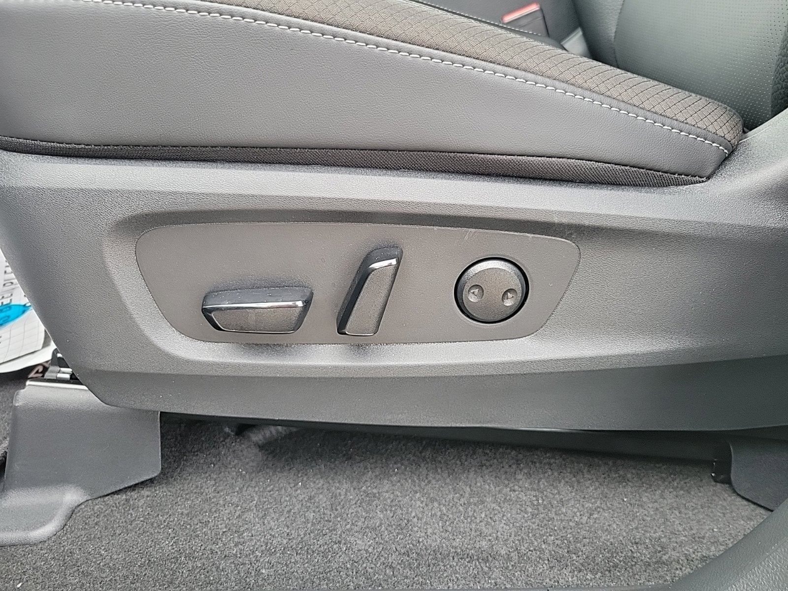 2026 Nissan Pathfinder SL - Photo 18