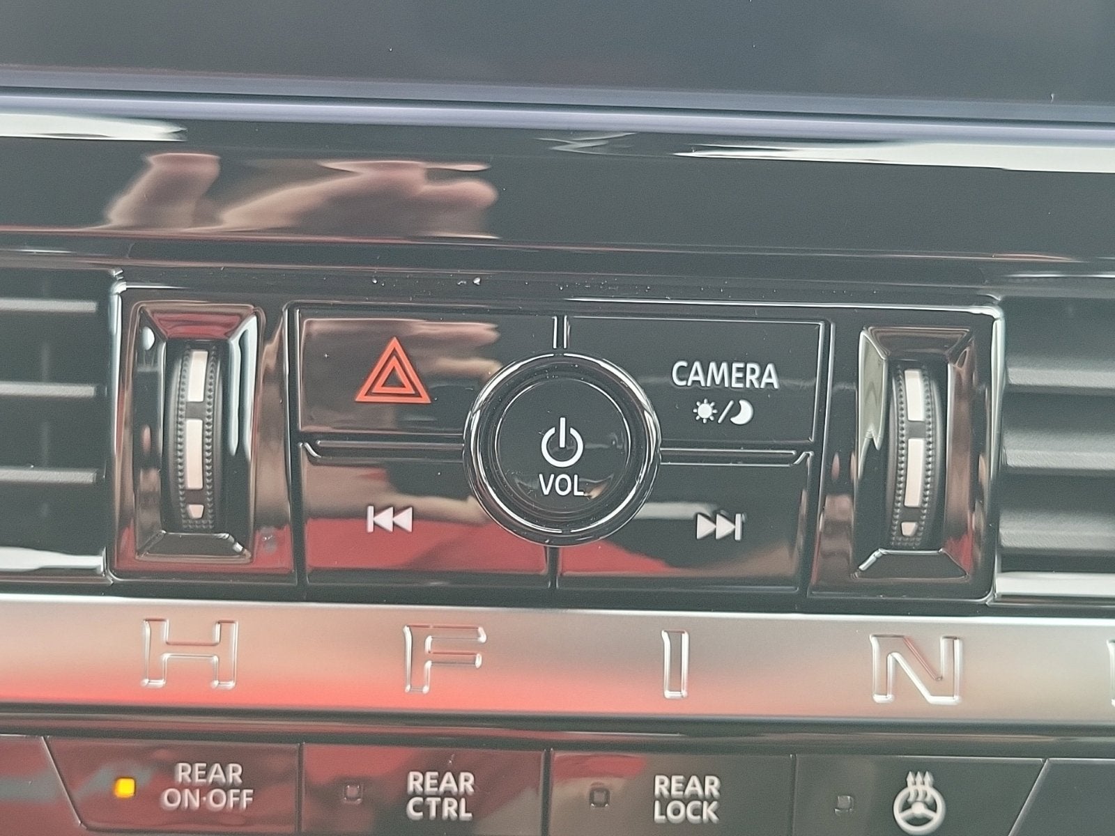 2026 Nissan Pathfinder SL - Photo 25