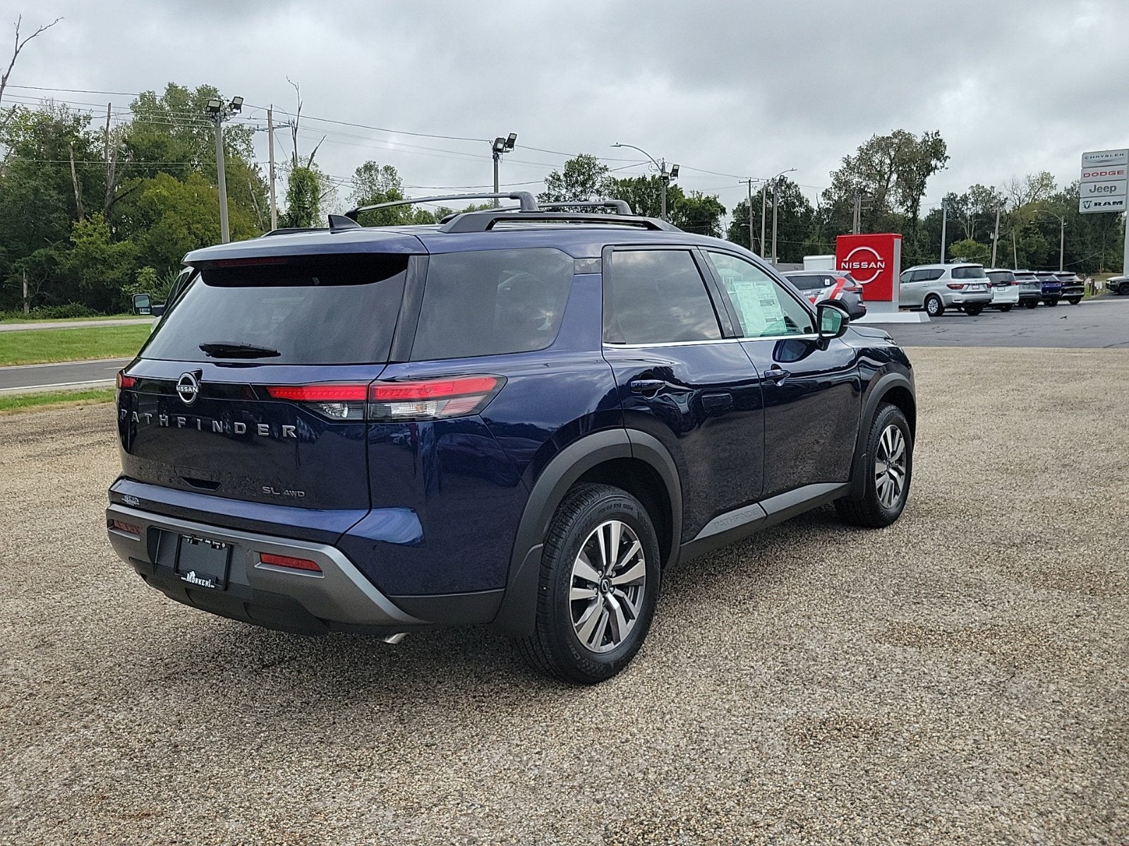2026 Nissan Pathfinder SL