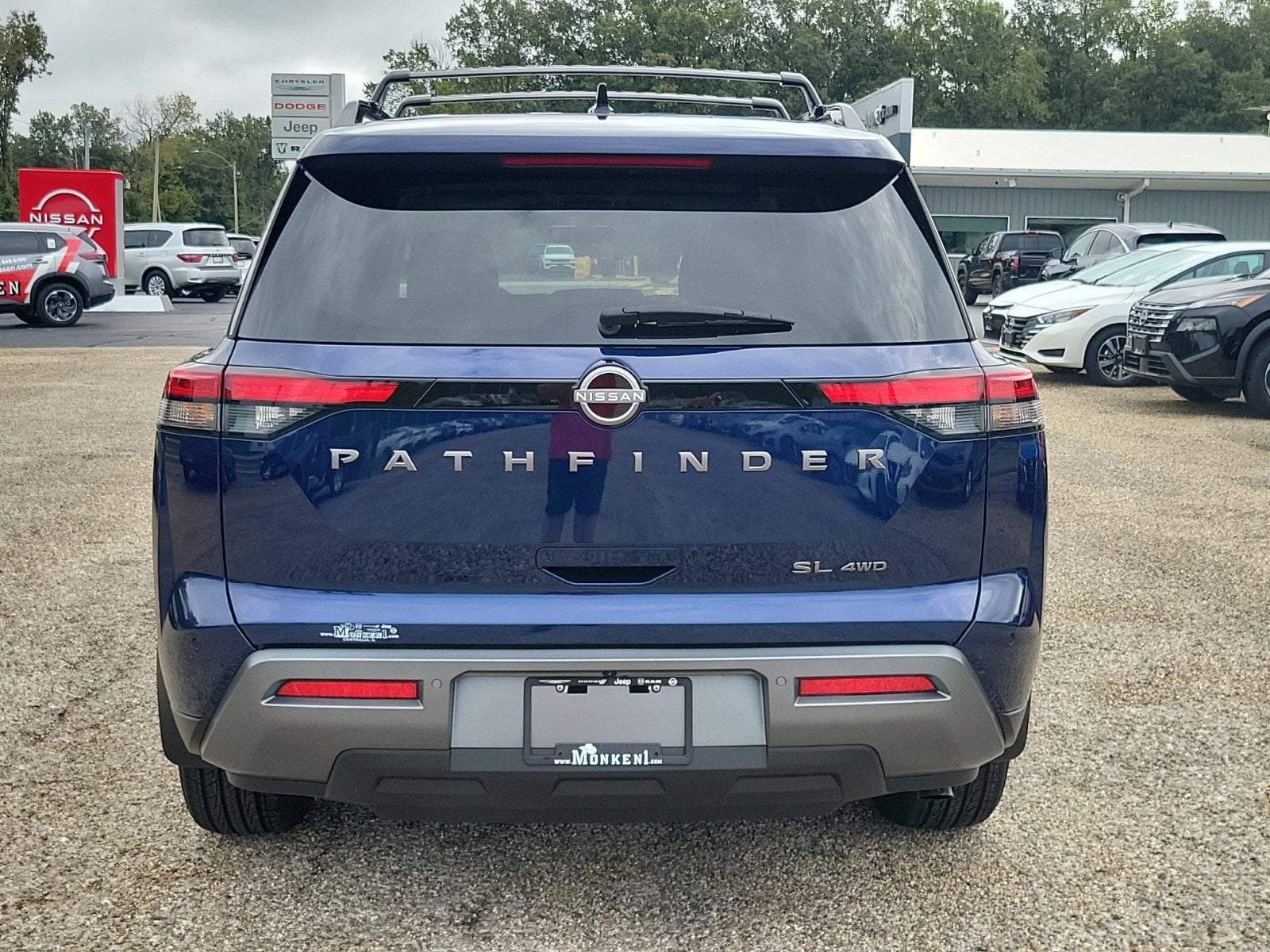 2026 Nissan Pathfinder SL