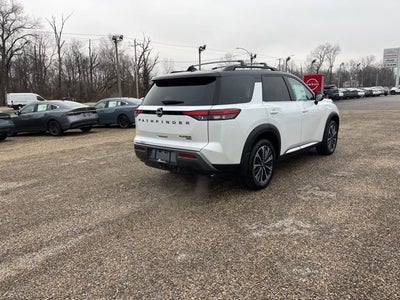 2026 Nissan Pathfinder Platinum